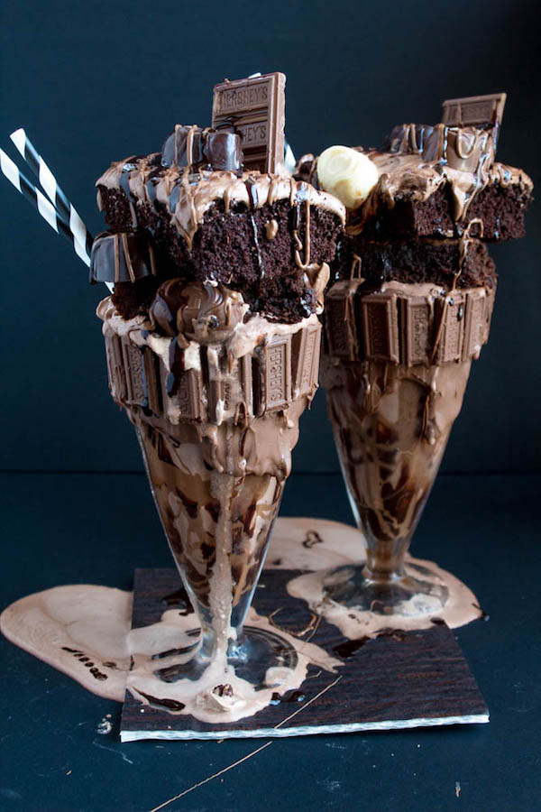 Ultimate-Chocolate-Lovers-Freakshake-recipe-queensleeappetit.com-3